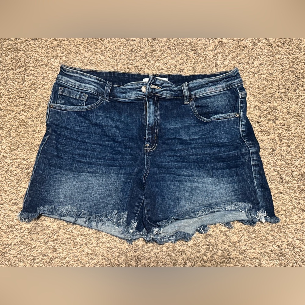 Zenana mid rise shorts XL